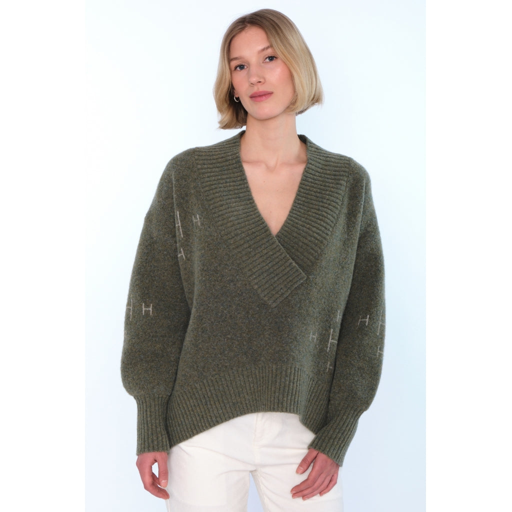 HÉST AS FAM V-neck Sweater Heavy Knitwear Tops 3000 Winter Moss