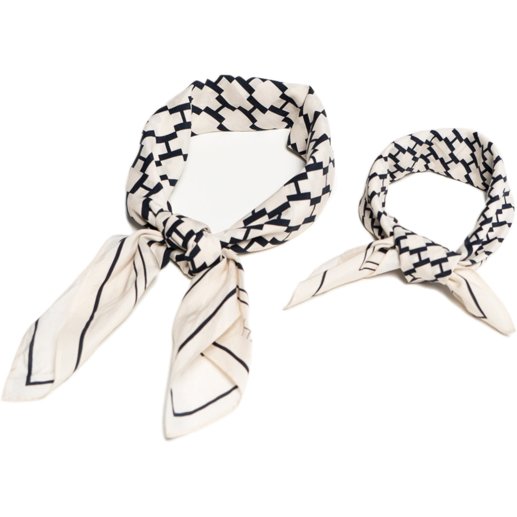 HÉST AS VENICE Scarf Large Silk 9000 Jet Black